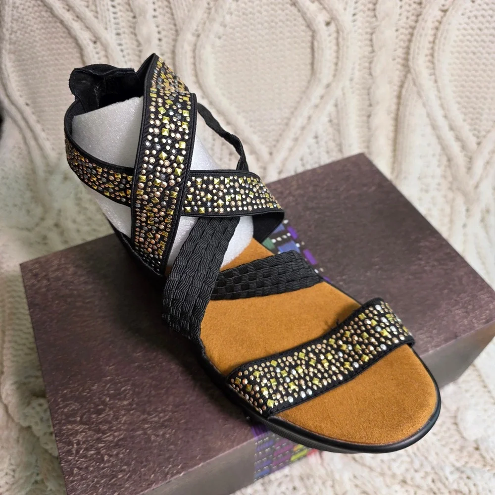 Bernie Mev Luscious Wedge Sandals Black Gold Studded Strappy Womens 41 10 NEW